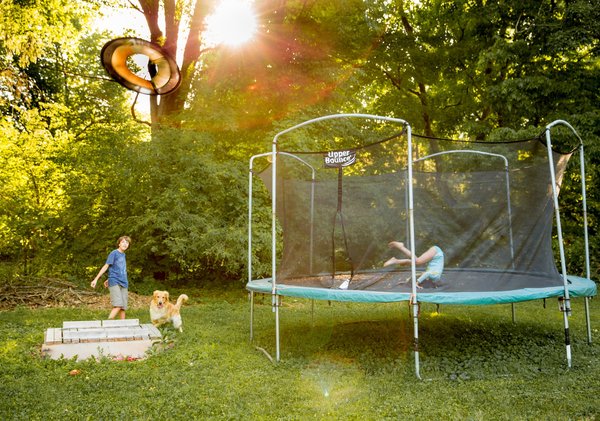 Le monde du trampoline : modèles, astuces de sécurité et accessoires incontournables